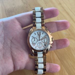 Michael Kors MK 5907